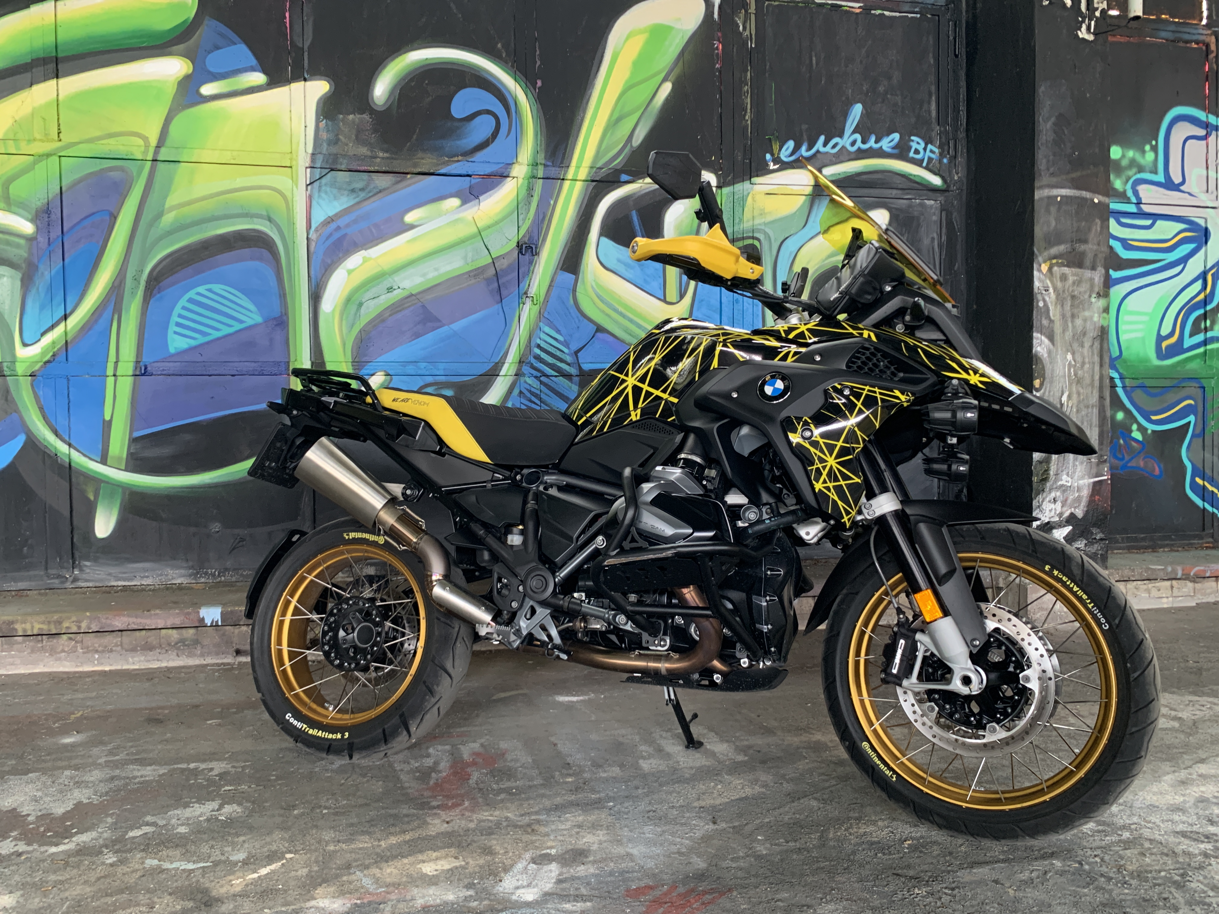 12. BMW R1250GS Venom 2 